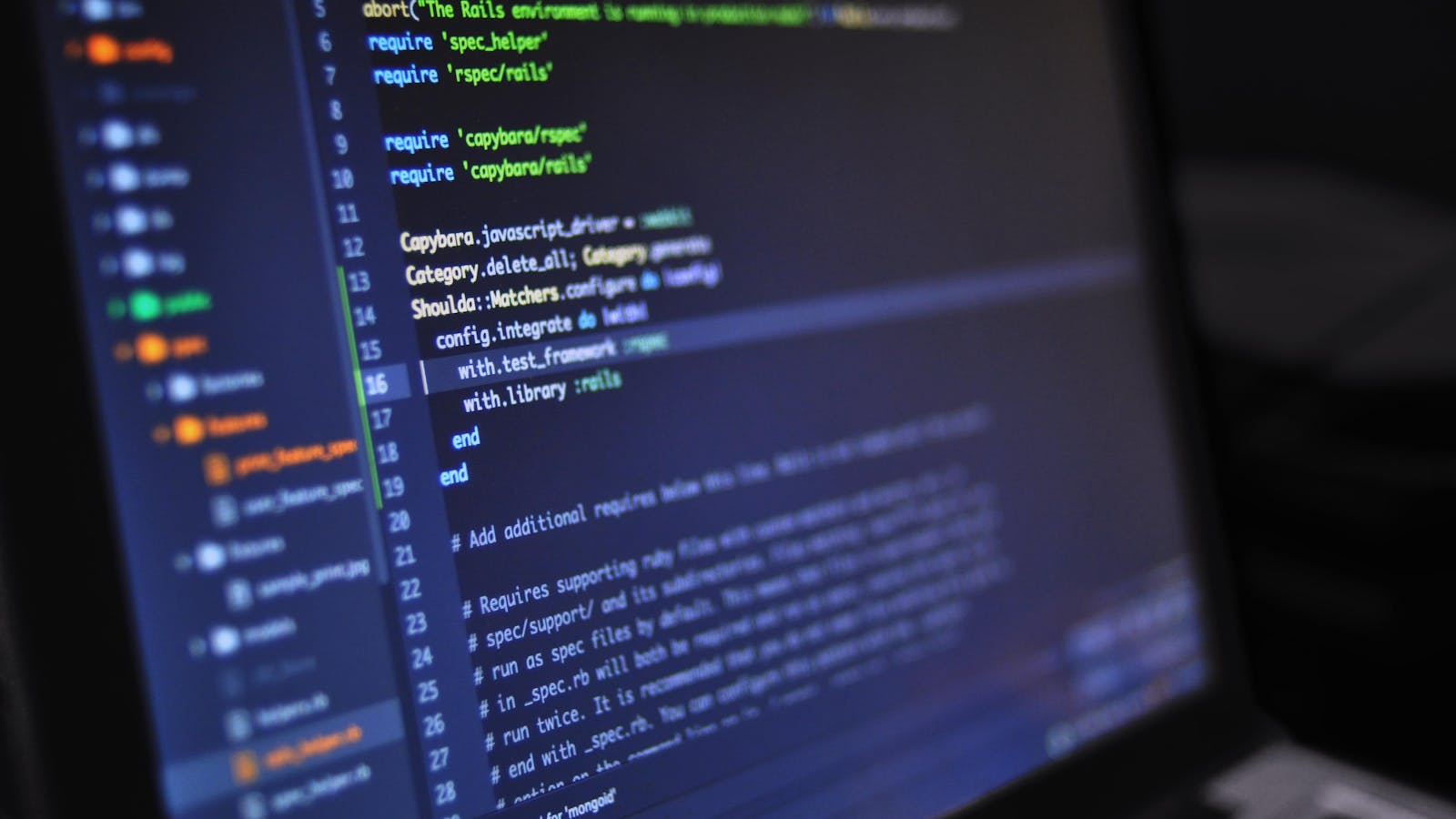 Código na tela de computador representando erro de programação